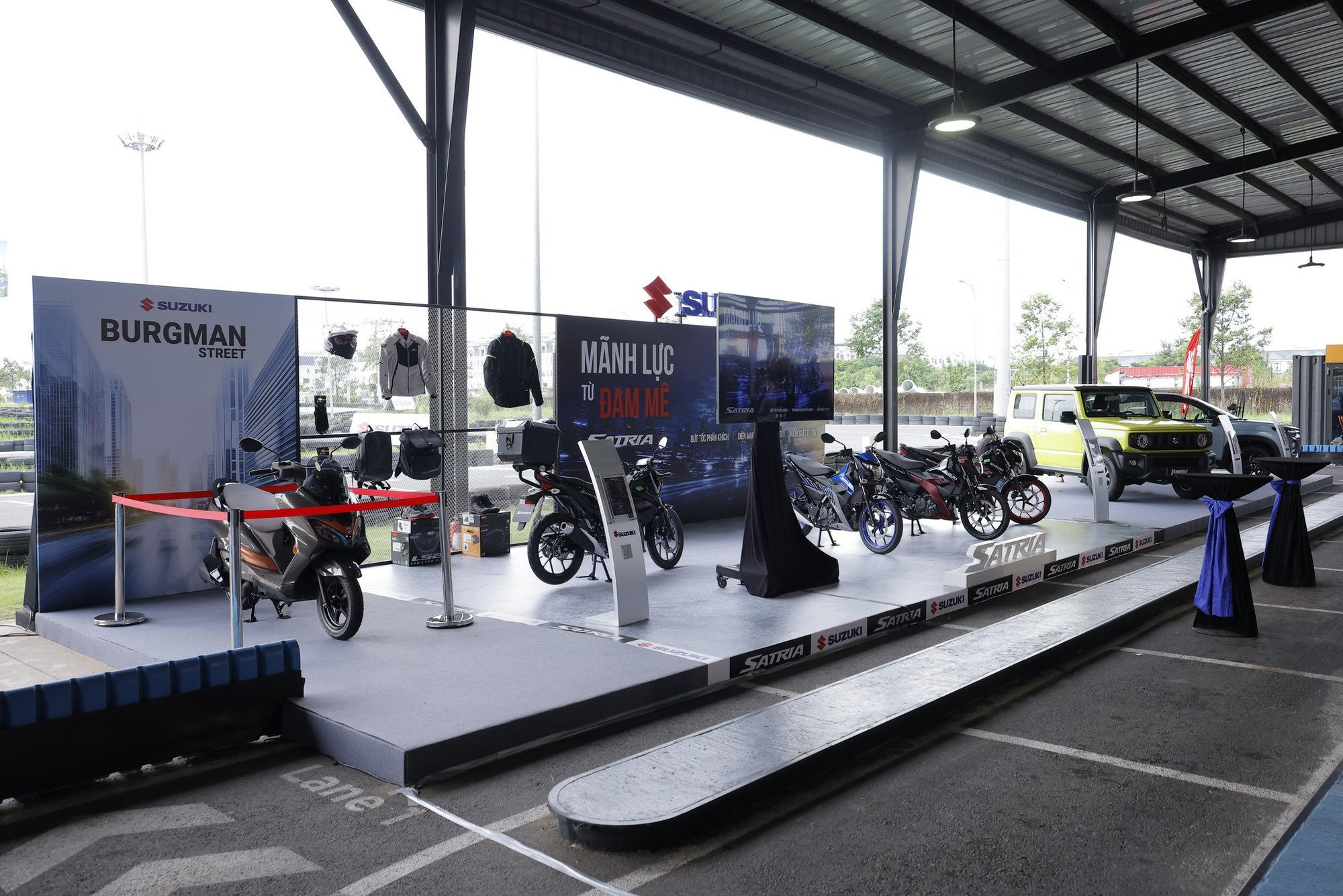 burgman-tai-xuat-1.jpg