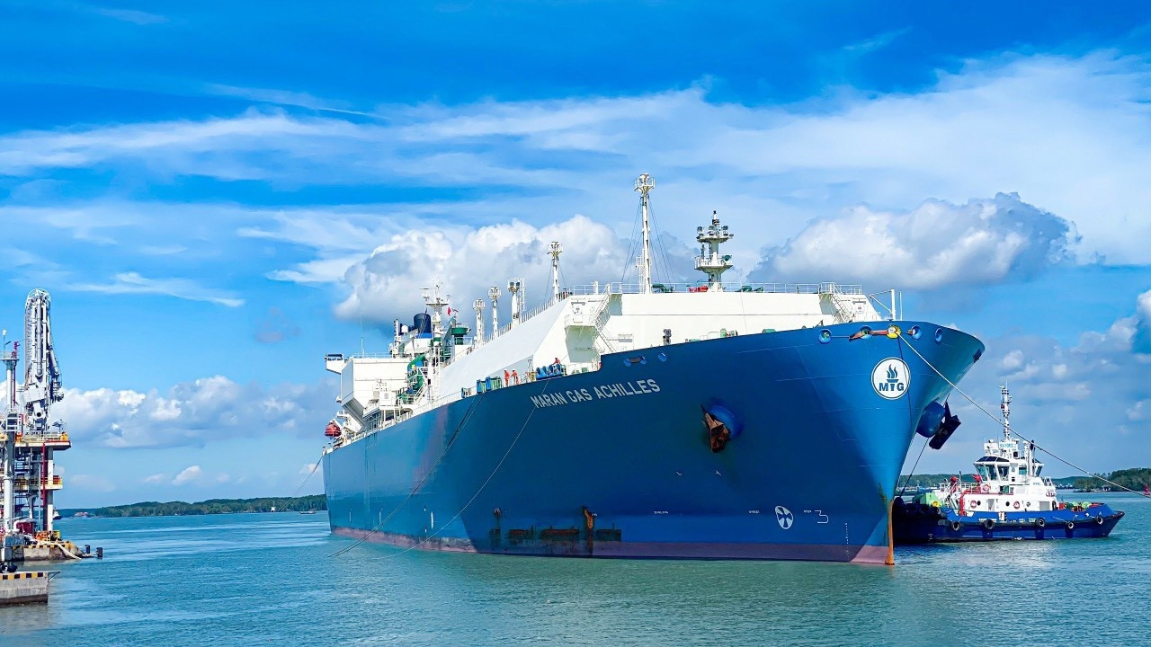 Lần đầu tiên Việt Nam chốt hợp đồng LNG định hạn, phục vụ dự án điện 1,4 tỷ USD