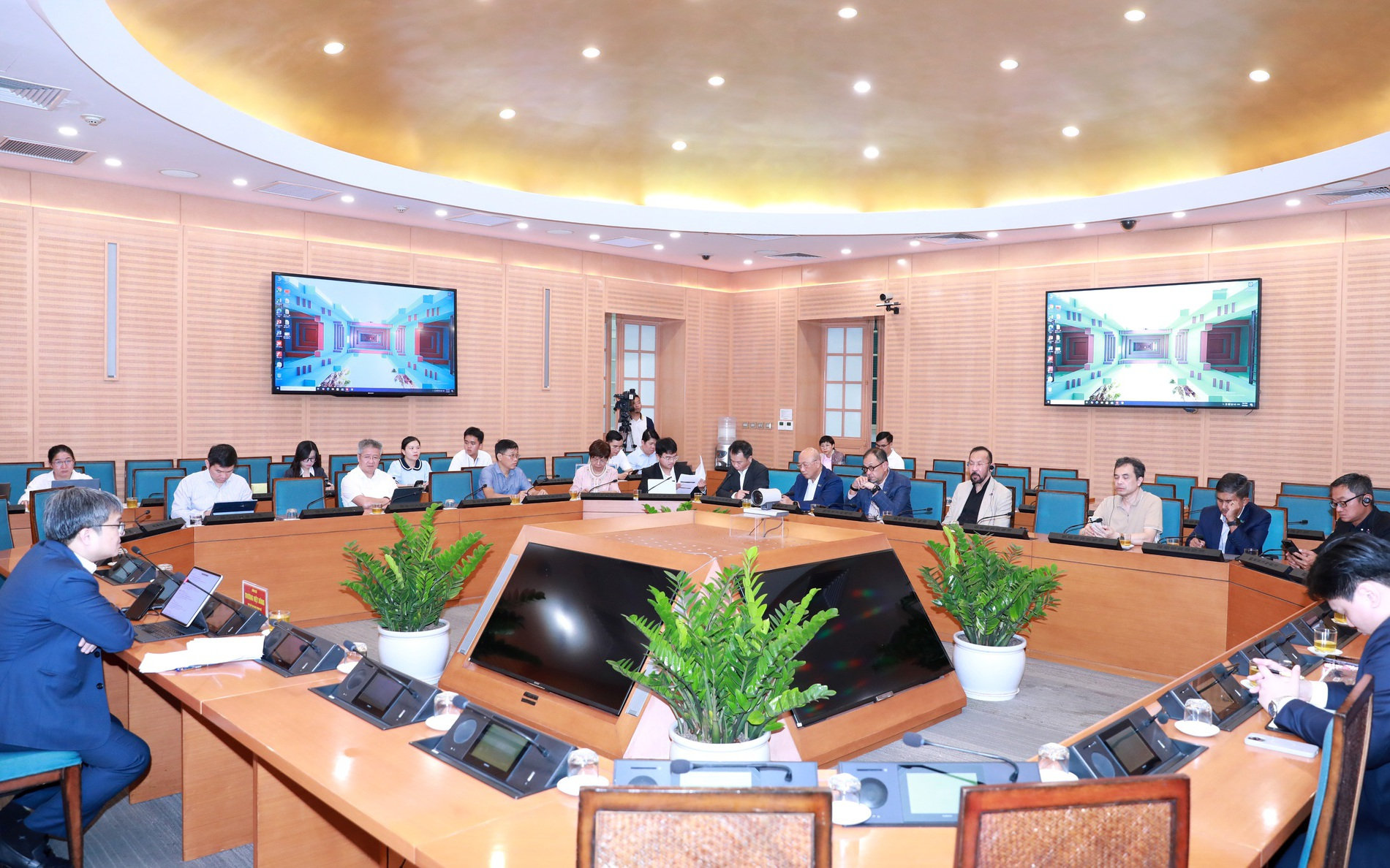 Doanh nghiệp của ông Đặng Thành Tâm đề xuất đầu tư tổ hợp công nghệ cao, đổi mới sáng tạo và trung tâm dữ liệu 4-6 tỷ USD tại Hà Nội - Ảnh 1.
