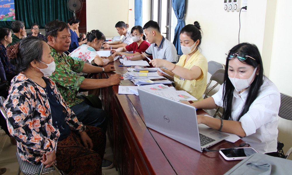 chi-tra-tien-boi-thuong-luong-tai.jpg