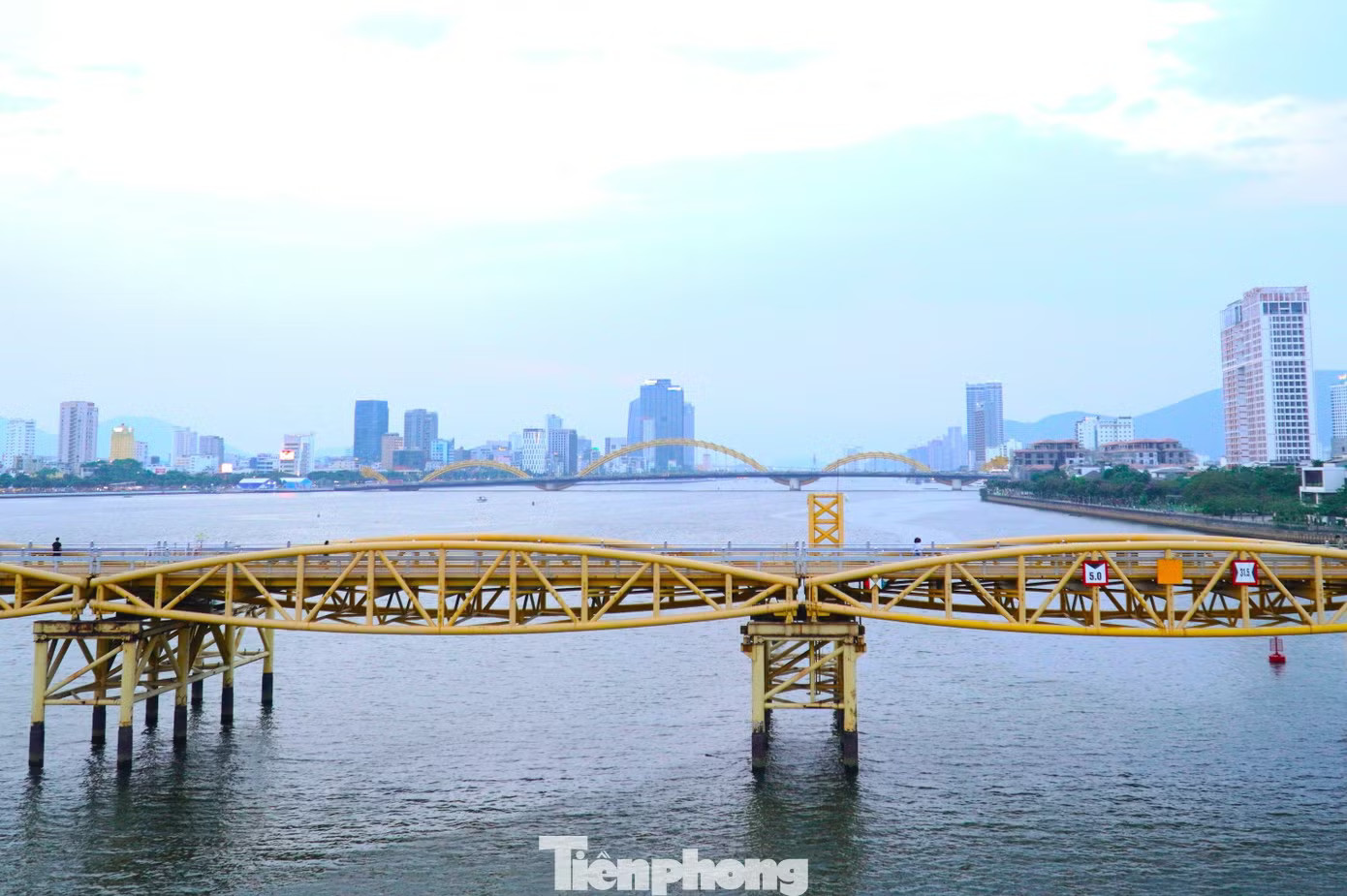 6 tháng đầu năm, tốc độ tăng GRDP của Đà Nẵng đạt 9,52%. Ảnh: Thanh Hiền. Vì sao Đà Nẵng chưa đạt tăng trưởng kinh tế 2 con số? - Ảnh 1.