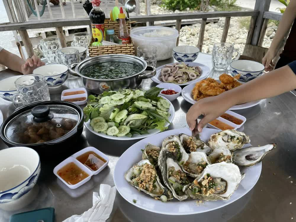 Những món ăn ngon được đánh bắt và chế biến bởi chính những người dân bản địa