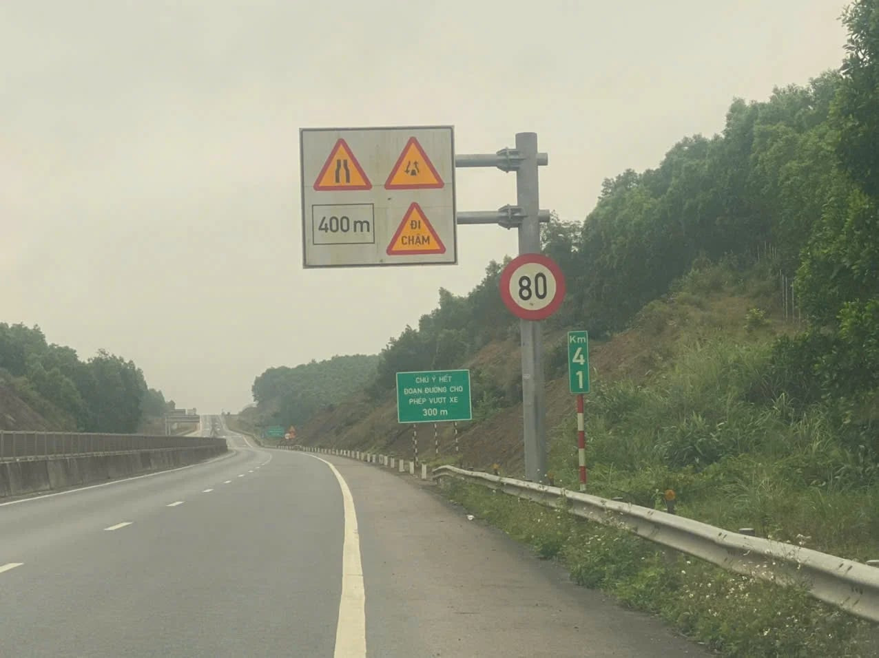 Chỉ vài giờ nữa, Việt Nam sẽ tạm dừng khai thác đoạn tuyến cao tốc quan trọng bậc nhất miền Trung vào ban đêm - Ảnh 2.