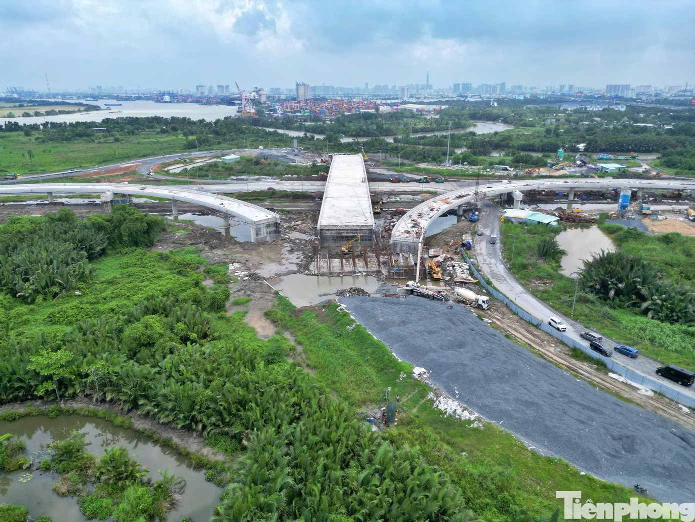 Toàn cảnh đường Vành đai 3 TPHCM qua Bình Dương trước mục tiêu thông xe trong năm 2026 - Ảnh 3.