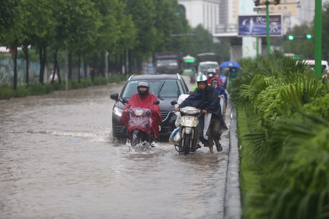 Dự báo mưa lớn còn kéo dài nhiều ngày tới ở miền Bắc. Miền Bắc mưa lớn trong nhiều ngày tới, cảnh báo ngập úng - Ảnh 1.