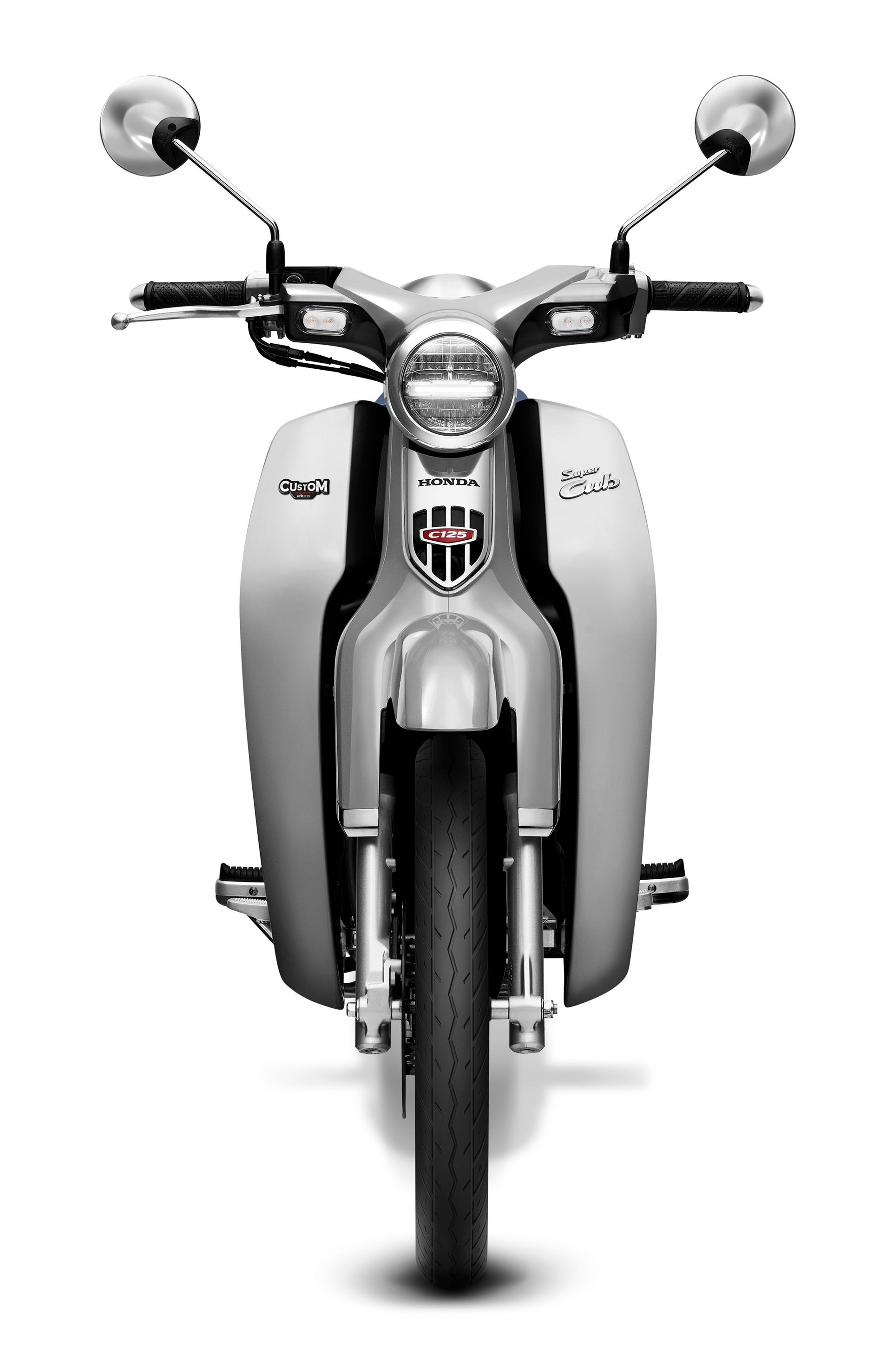 Honda Super Cub C125 nhìn từ phía trước