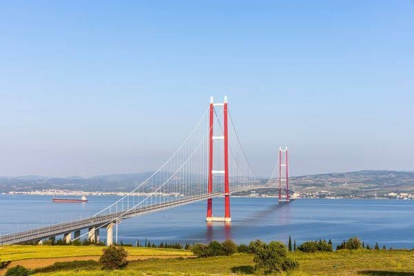 Cầu treo dài nhất thế giới: Thi công trong 5 tháng, xóa bỏ bến phà vượt eo biển và rút ngắn quãng đường 90 phút còn 6 phút - Ảnh 2.