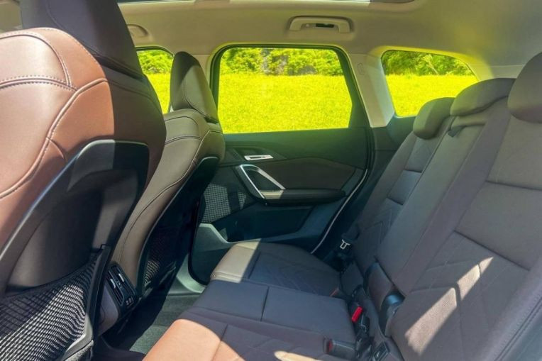 Hàng ghế thứ hai BMW X1