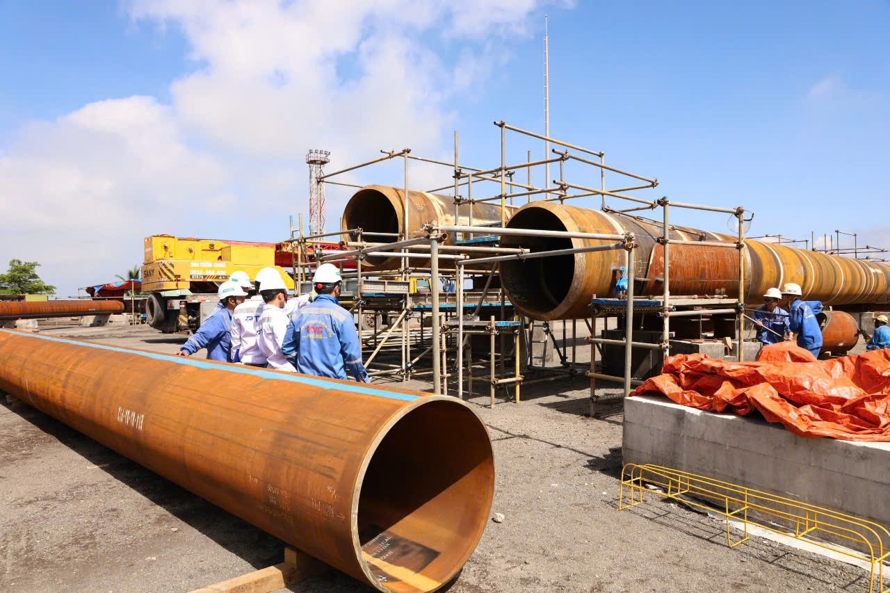 ghi-tai-dai-hoi-noi-thang-lam-that-cua-petrocons-20250613170825.jpg