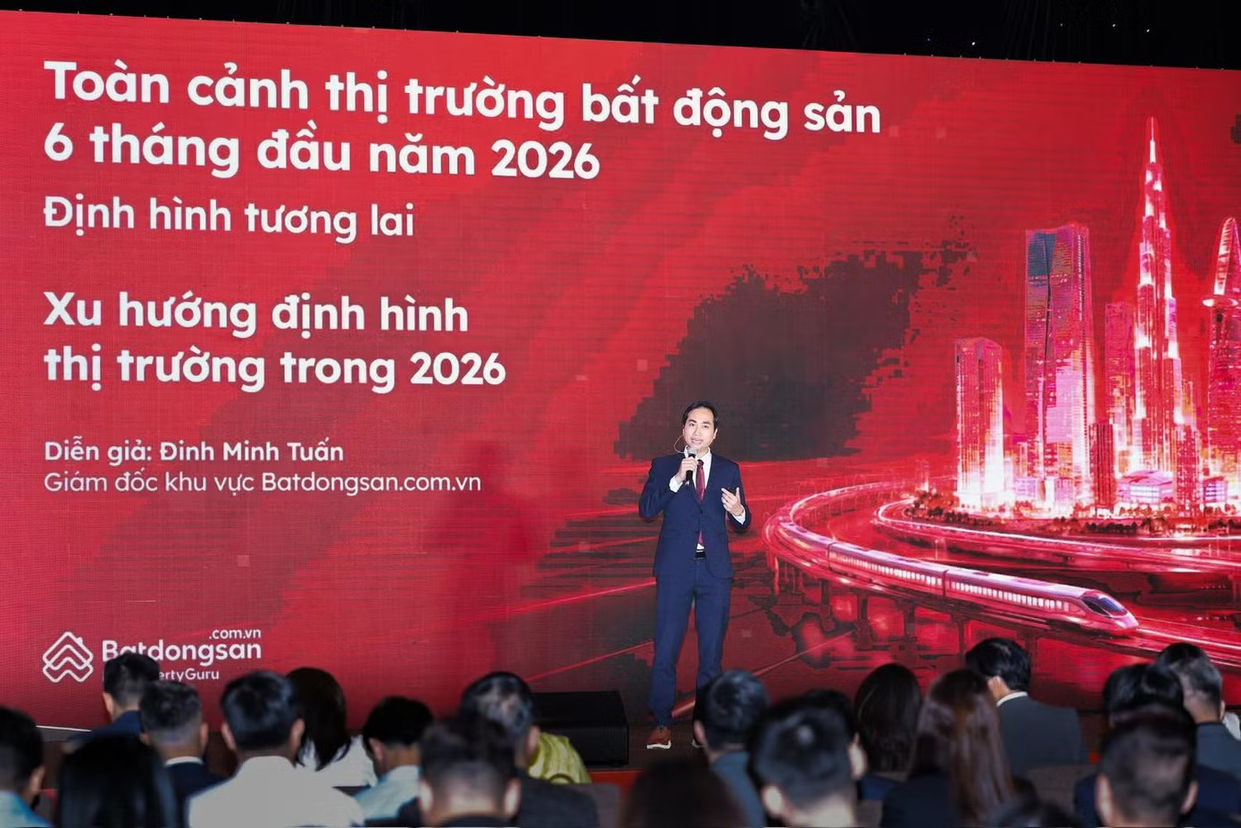 Ông Đinh Minh Tuấn, Giám đốc khu vực miền Nam của Batdongsan.com.vn phát biểu tại sự kiện. Ba tác động định hình lại thị trường bất động sản - Ảnh 1.