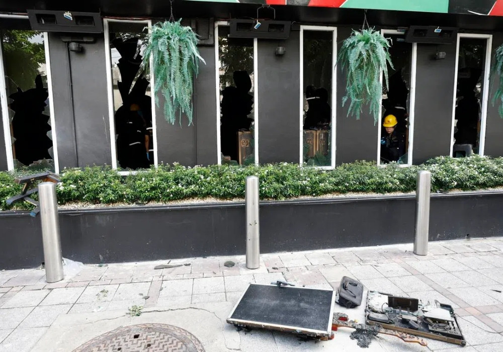 batch-7ce594b5337a4b28c968aee6438c9a022f7e29d504d5d74906ddb67ea1c0e84a-954.jpg