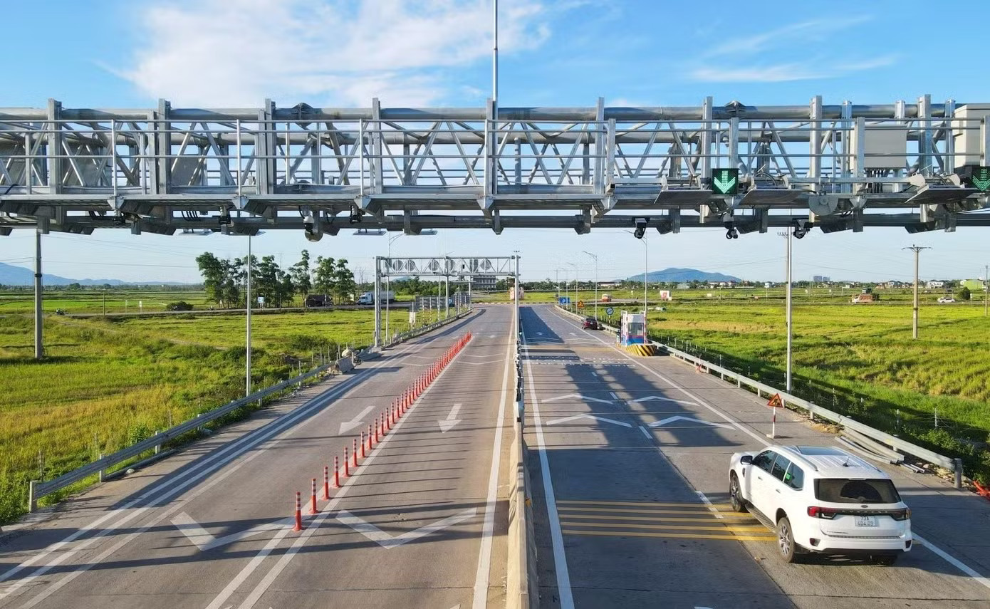 Từ 20h ngày 15/7, bắt đầu thu phí tại 5 đoạn cao tốc Bắc - Nam. Ảnh: Cục ĐBVN. Thu phí đường bộ 5 dự án cao tốc - Ảnh 1.