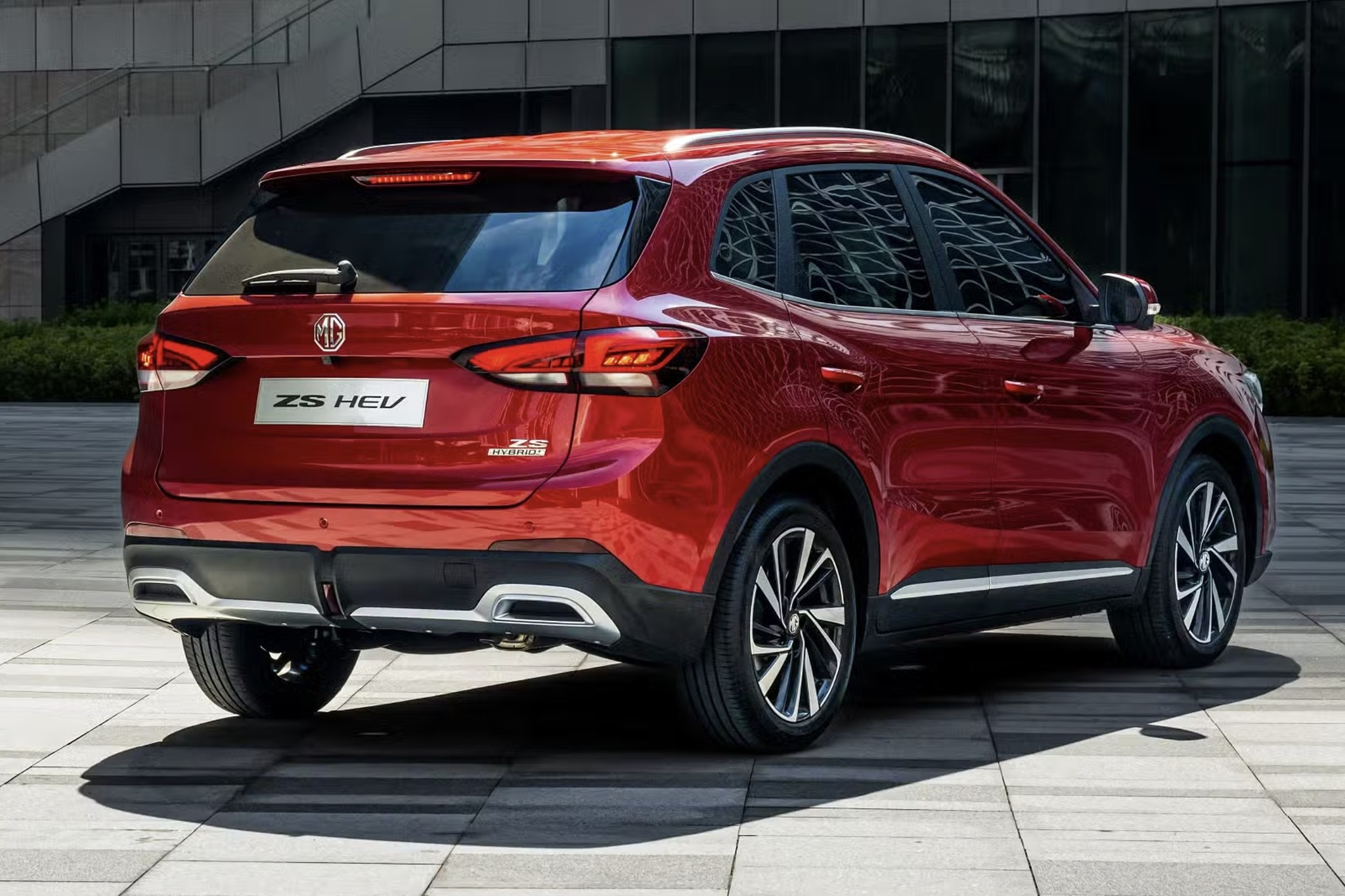 MG ZS Hybrid+2
