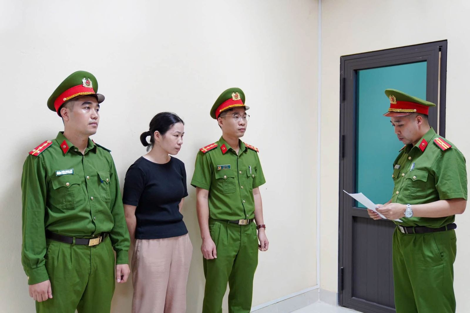 Phát hiện hàng trăm máy tính cài Microsoft 'lậu', khởi tố loạt Giám đốc doanh nghiệp - Ảnh 2.