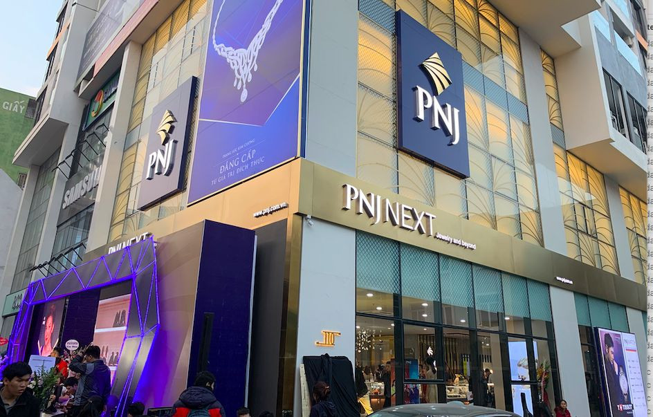 PNJ bất ngờ tăng trần sau chuỗi lao dốc, 2 dòng tiền lớn nhập cuộc mua ròng hơn 250 tỷ đồng
