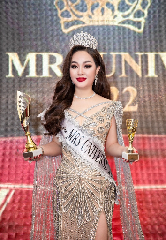 Á hậu quốc tế nổi tiếng vừa bị bắt trong đường dây buôn lậu kim cương xuyên quốc gia là ai? - Ảnh 1.