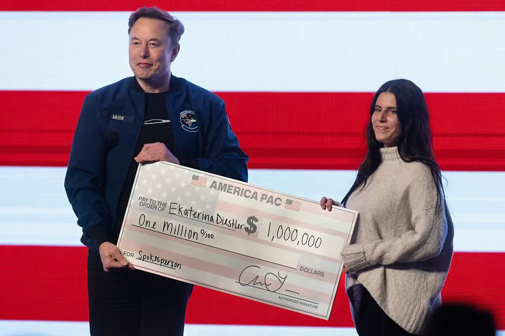 Elon Musk bị cáo buộc chi 1 triệu USD để 'mua phiếu' - Ảnh 1.
