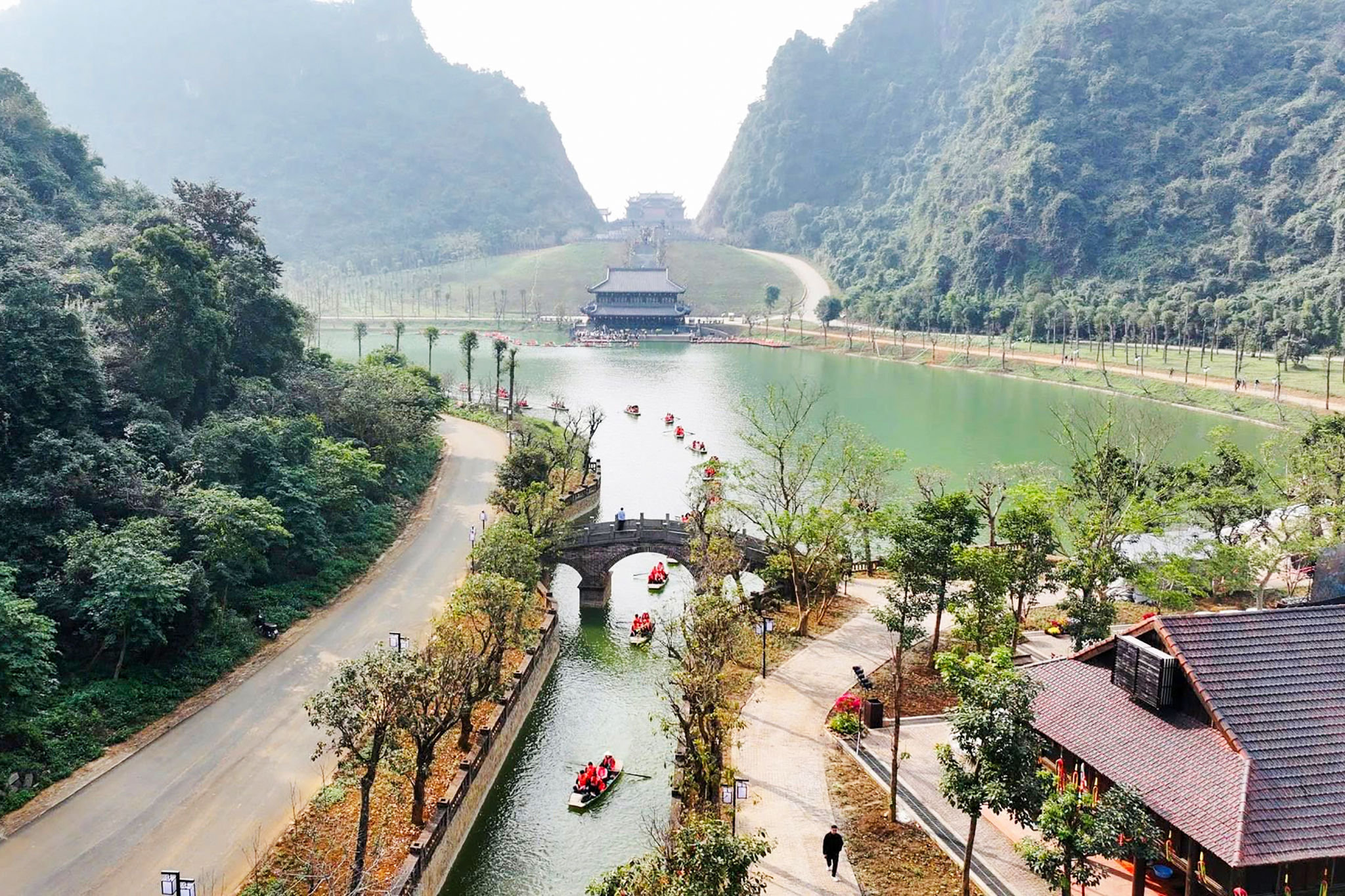 Nơi vua Đinh Tiên Hoàng xưng đế nay trở thành điểm đến mới của di sản 213 tỷ USD, ẩn chứa triết lý kiến trúc hơn 1.000 năm tuổi - Ảnh 3.