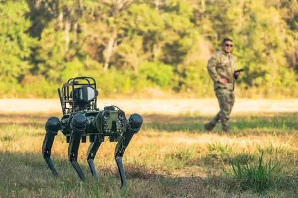 3 hiểm họa lớn của trí tuệ nhân tạo: Từ chiến tranh robot đến ‘ngoại tình’ với AI - Ảnh 4.