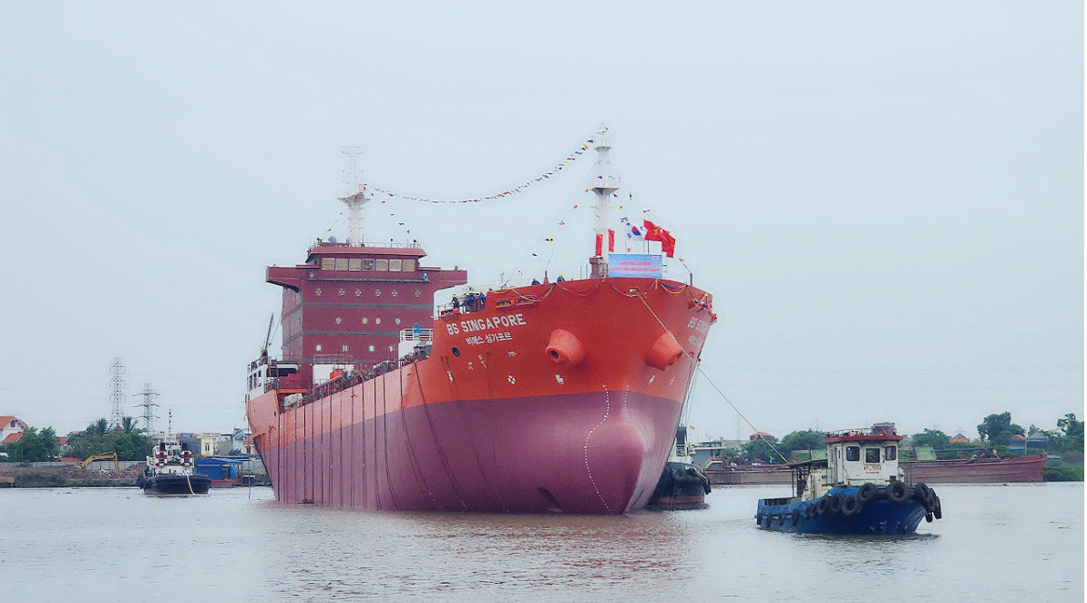 Doanh nghiệp đóng tàu 50 năm tuổi của Việt Nam chính thức hạ thuỷ tàu chở dầu 13.000DWT xuất sang Hàn Quốc