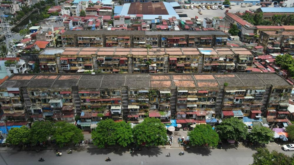 Thành phố nhỏ nhất Việt Nam sắp di dời 9.000 hộ dân , cải tạo 177 chung cư cũ và đẩy nhanh lấy ý kiến người dân - Ảnh 1.