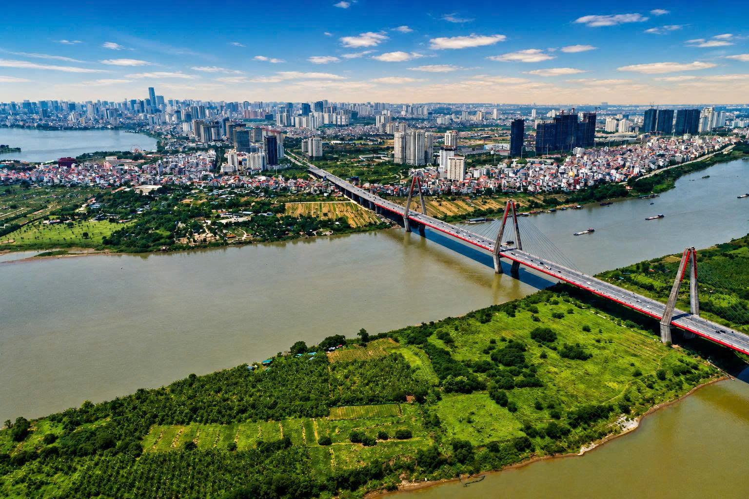 Hà Nội dự kiến triển khai 10 cảng hàng hóa và 1 cảng hành khách dọc sông Hồng trong năm 2026 - Ảnh 1.