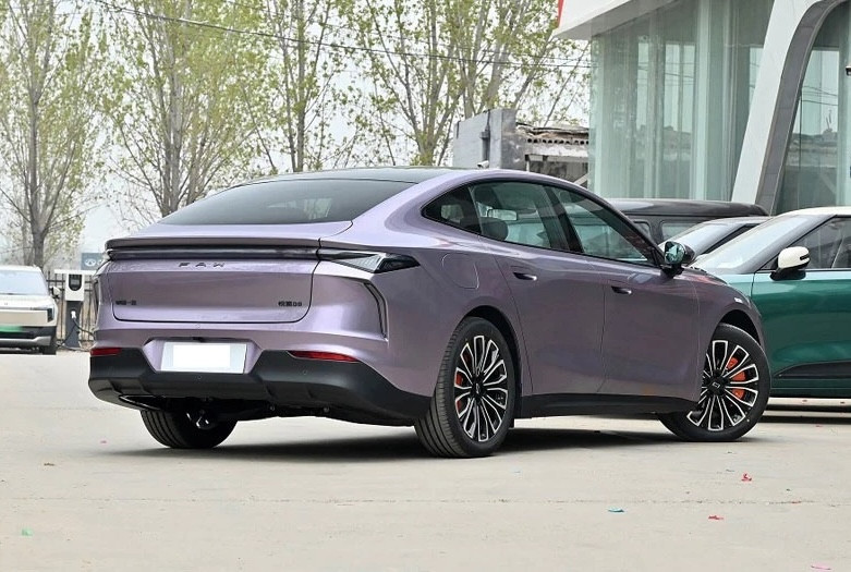 sedan-2.jpeg