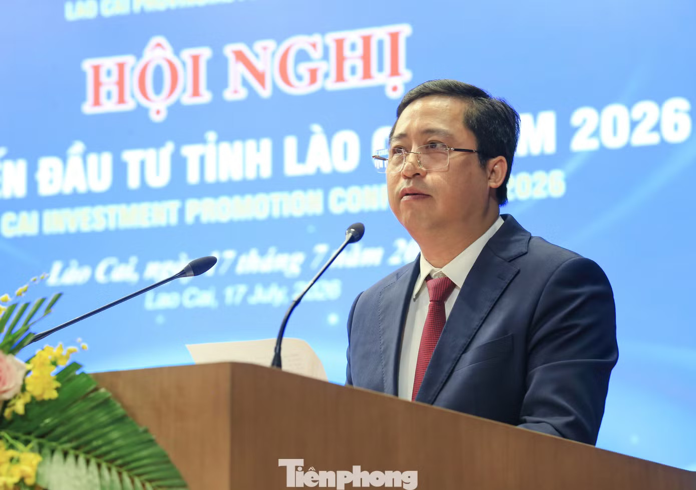 Bí thư Tỉnh ủy Lào Cai Dương Quốc Huy phát biểu chào mừng hội nghị. 24 dự án có tổng vốn hơn 24.000 tỷ đầu tư vào Lào Cai - Ảnh 1.