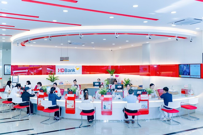 Khối ngoại mua ròng hàng trăm tỷ đồng cổ phiếu HDB của HDBank từ đầu tháng 7/2026