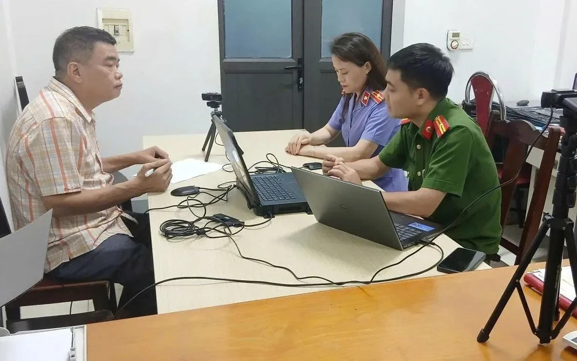 Khởi tố, cấm đi khỏi nơi cư trú đối với Giám đốc một công ty xây dựng có tiếng - Ảnh 1.