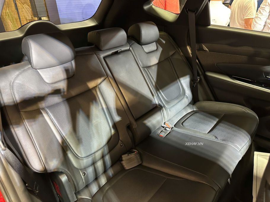 Hàng ghế thứ hai Hyundai Tucson Hybrid