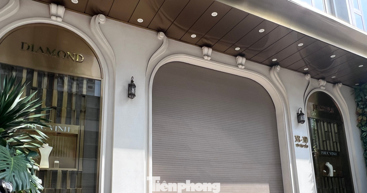 Ồ ạt đóng cửa hàng kim cương, điều gì đang xảy ra? Ồ ạt đóng cửa hàng kim cương, điều gì đang xảy ra?