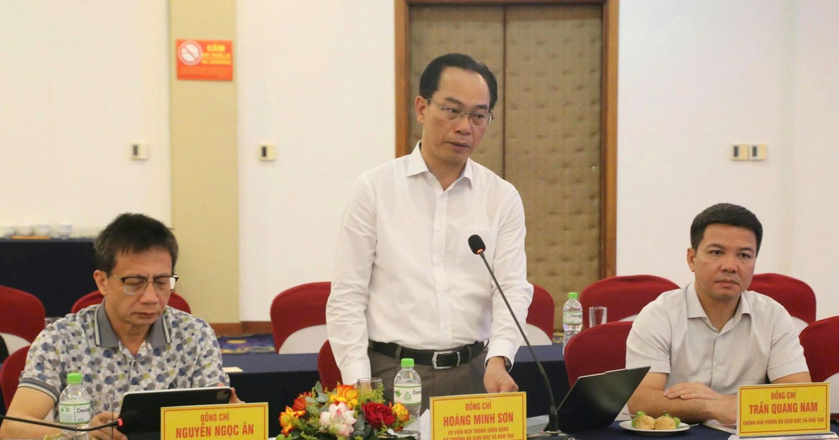 Gian lận thi ở Quảng Trị: Bộ trưởng Bộ GD&ĐT Hoàng Minh Sơn đã làm việc với UBND tỉnh