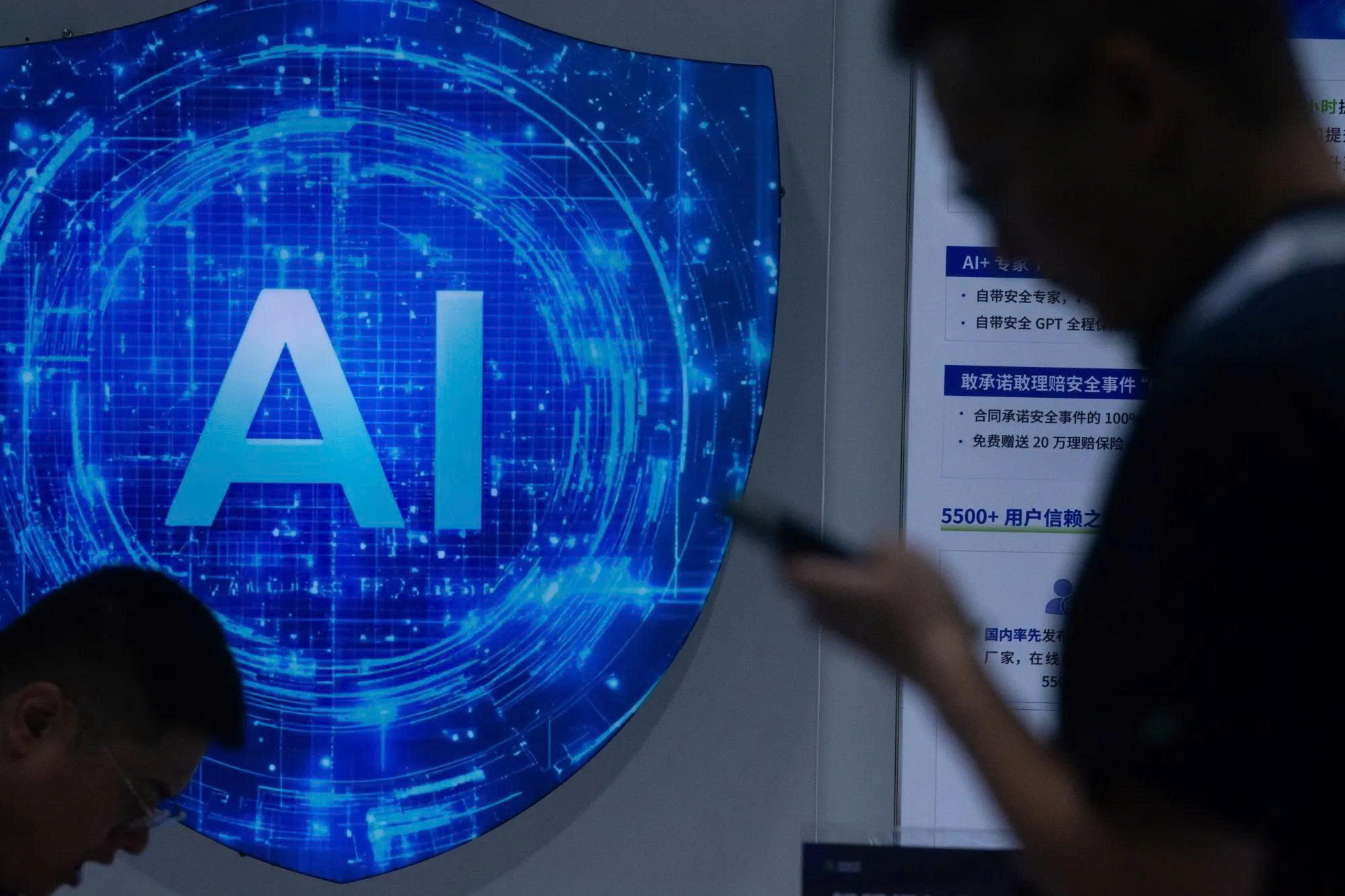 Bất động sản không còn là ‘gà đẻ trứng vàng’: AI đóng góp 1/3 tăng trưởng GDP Trung Quốc, hơn 3.000 doanh nghiệp hưởng lợi