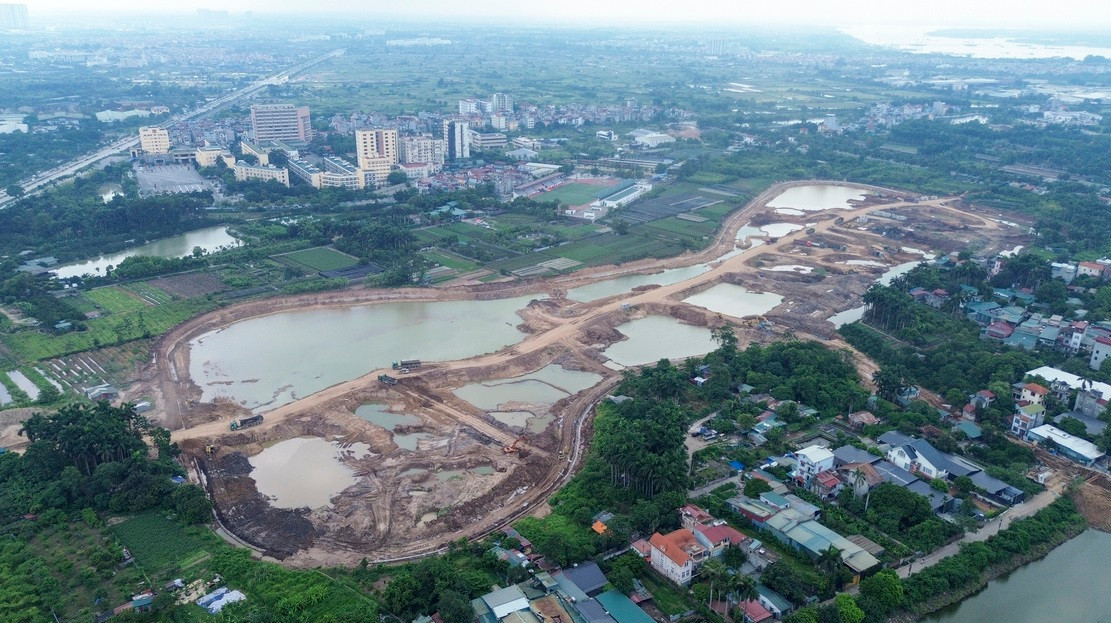 Hà Nội tốc lực đào 7 hồ nước, phấn đấu sớm hoàn thiện để đưa vào chống ngập - Ảnh 1.