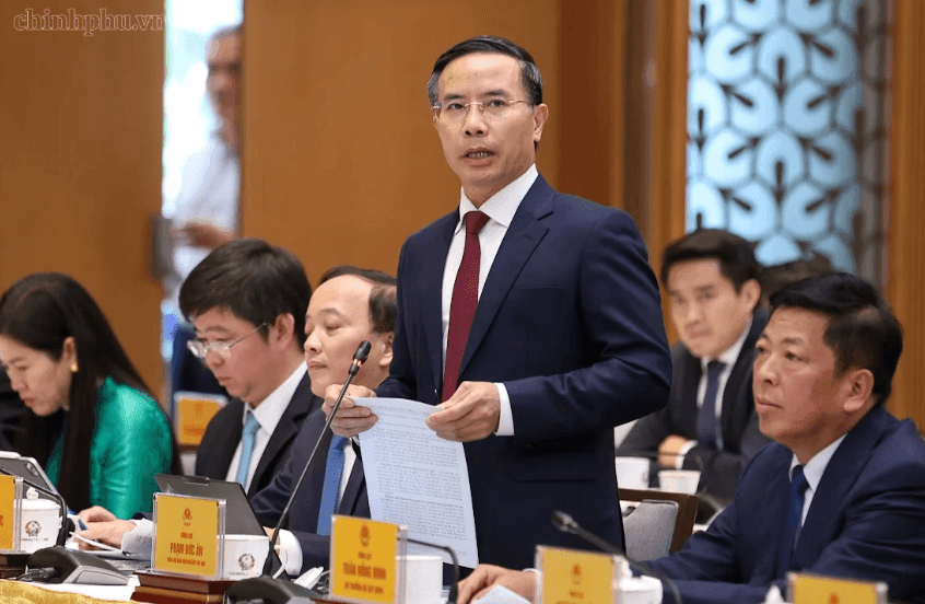 Cổ phiếu chứng khoán, bất động sản cùng lao dốc: Thống đốc NHNN nói gì về áp lực lãi suất? - Ảnh 1.