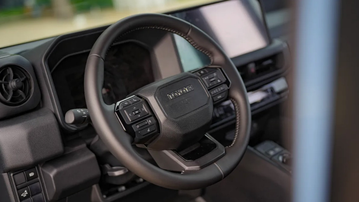 Toyota Land Cruiser FJ -2
