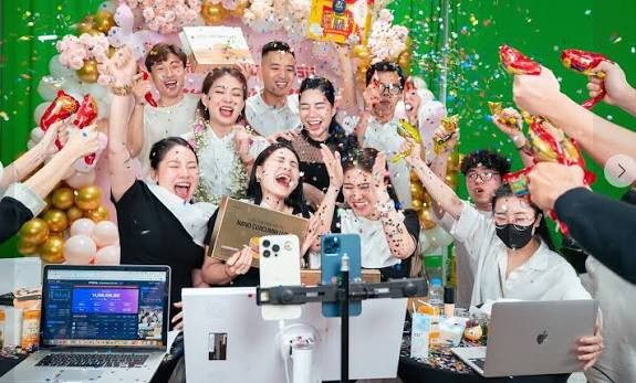 Từ KOL, KOC đến người bán đa kênh: Thu nhập trên nền tảng số sẽ được tính thuế thế nào?