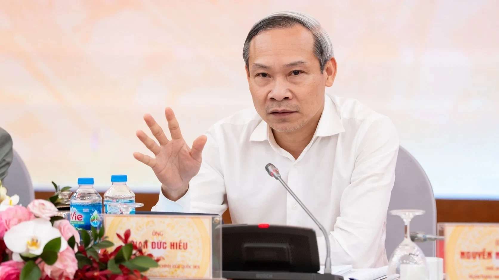 TS Phan Đức Hiếu chỉ rõ nghịch lý: Có DN vốn điều lệ chỉ ghi trên giấy, hàng loạt dự án vẫn mắc kẹt vì chưa xác định được giá trị