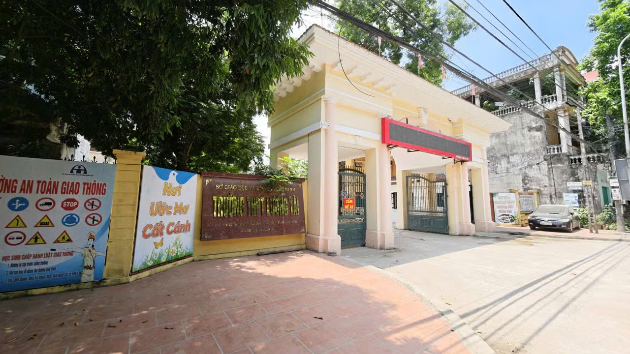 Trường THPT Lương Tài. Ảnh: T.D. Xác minh thông tin tố giám thị làm bài hộ con gái hiệu phó - Ảnh 1.
