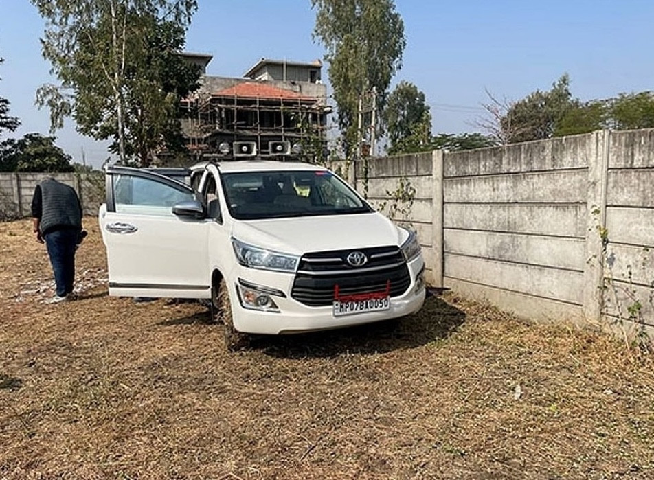 toyota-innova-1.jpeg