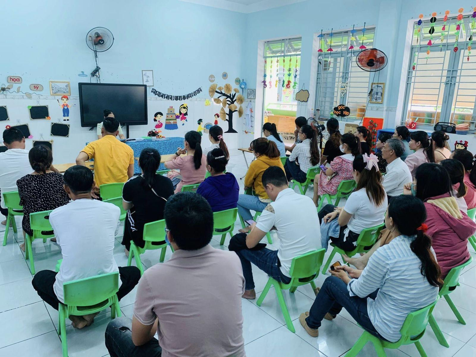 hop-phu-huynh_1784708213.jpg