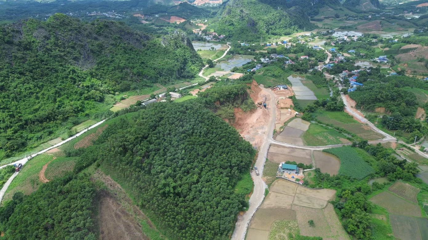 Khu vực thuộc xã Quang Sơn, tỉnh Thái Nguyên Công khai danh sách loạt DN có hành vi hủy hoại đất, tự ý chuyển mục đích sử dụng - Ảnh 1.