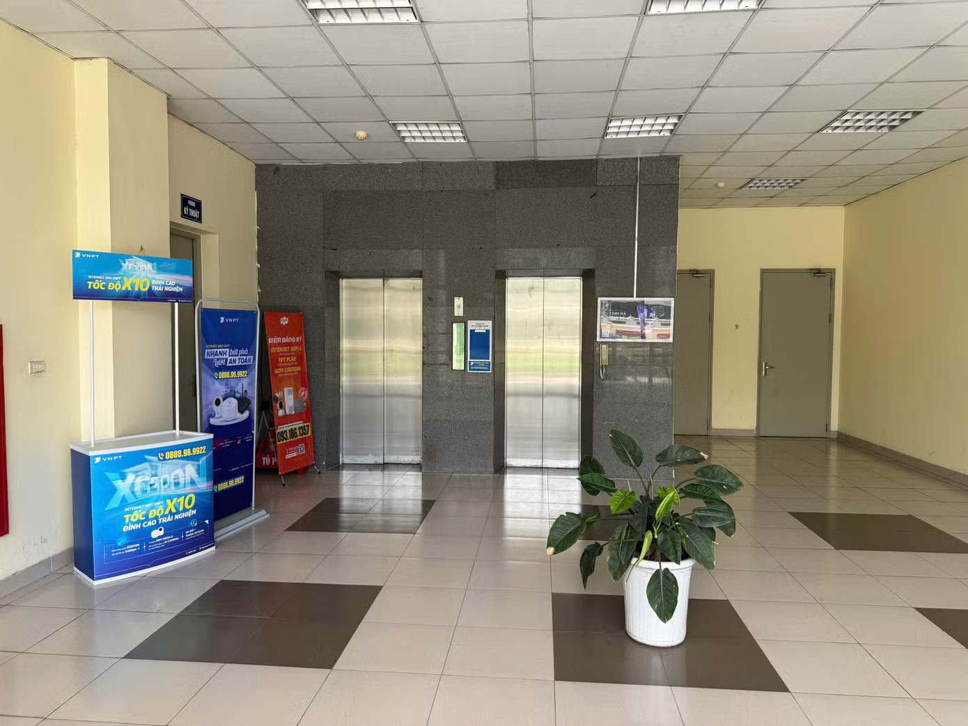 Hà Nội đồng loạt cải tạo, chuyển đổi công năng các khu nhà tái định cư bỏ hoang - Ảnh 12.