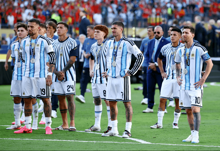 Messi mất tích khi Argentina về nước sau thất bại tại World Cup, trải lòng về ‘nỗi đau cần thời gian để chữa lành’