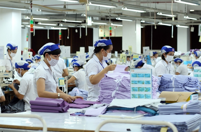 Đại gia dệt may TP. HCM từng kiếm hơn 1.000 tỷ đồng/năm nay mất sạch đơn hàng, phải chuyển hướng sang làm tiệc cưới Đại gia dệt may TP. HCM từng kiếm hơn 1.000 tỷ đồng/năm nay mất sạch đơn hàng, phải chuyển hướng sang làm tiệc cưới