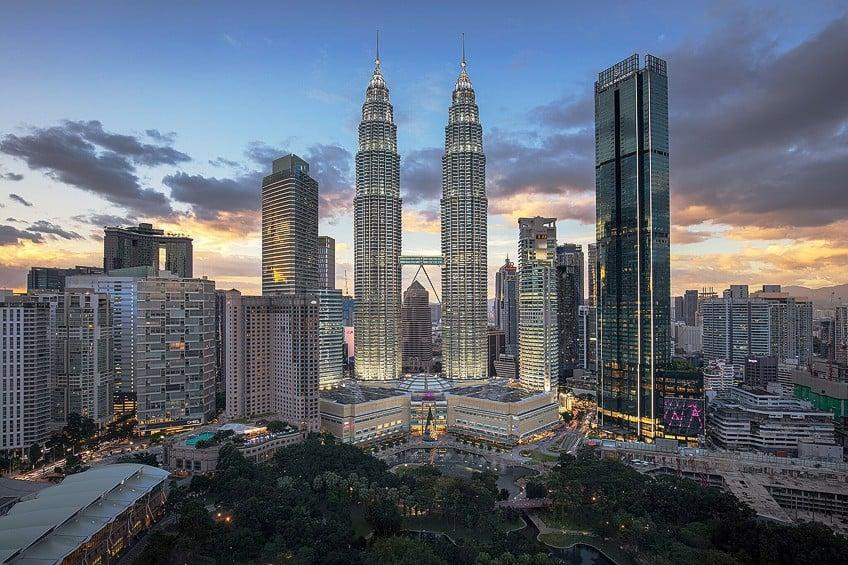 petronas-twin-towers-in-kuala-lumpur_1784885035.jpg
