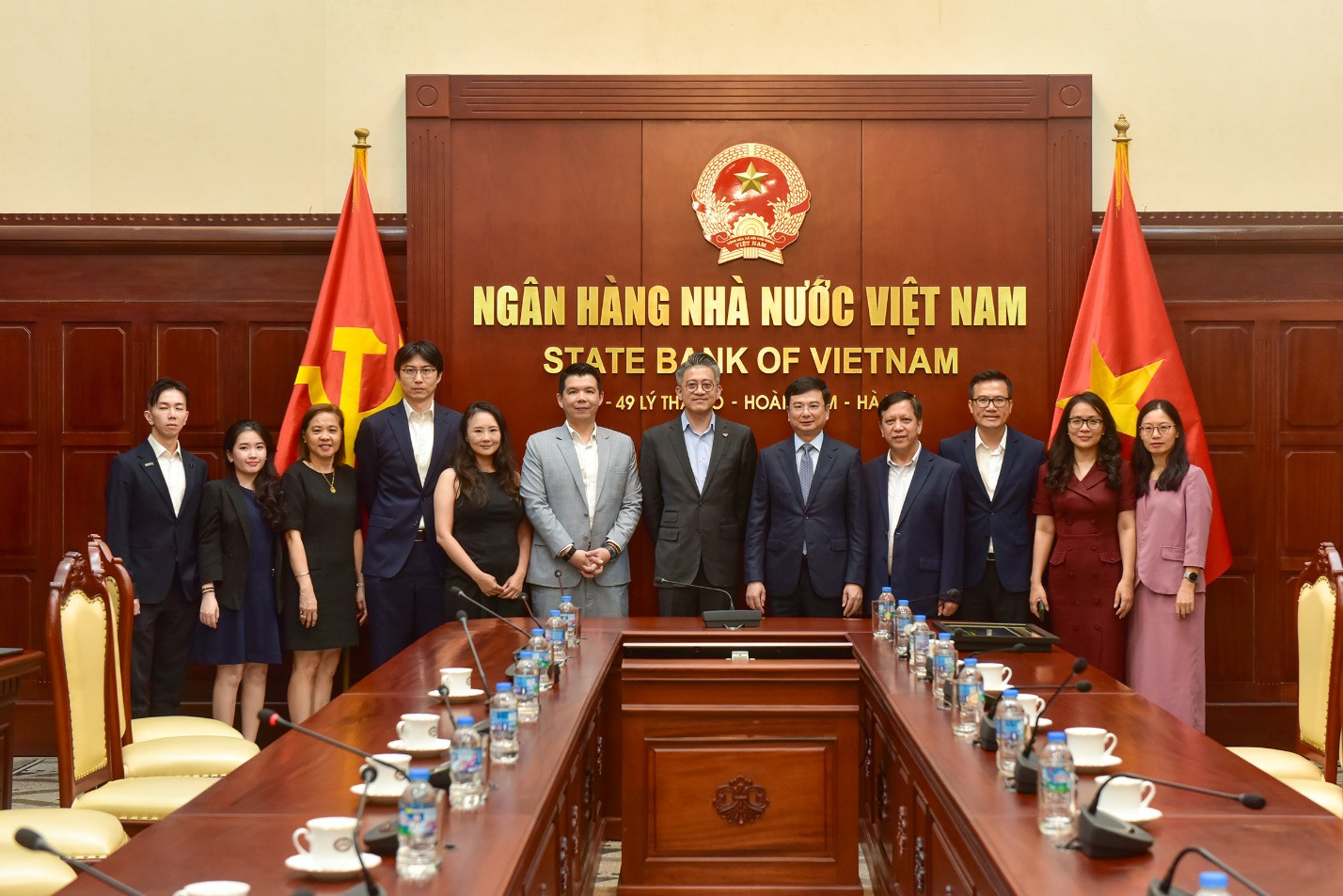 Phó Thống đốc NHNN gửi đề nghị đặc biệt tới Chủ tịch Bloomberg trong kế hoạch phát triển Trung tâm Tài chính Quốc tế - Ảnh 2.