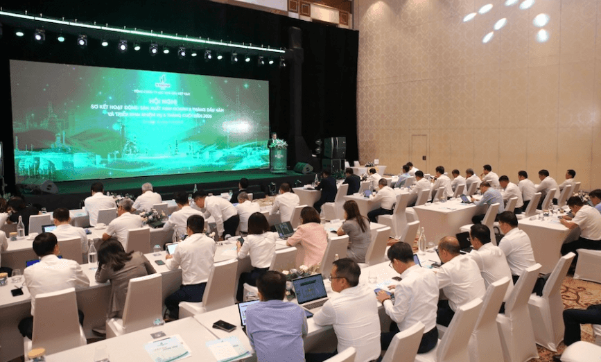 BSR lập kỷ lục mới khi nhà máy Lọc dầu Dung Quất chạy 124% công suất - Ảnh 1.