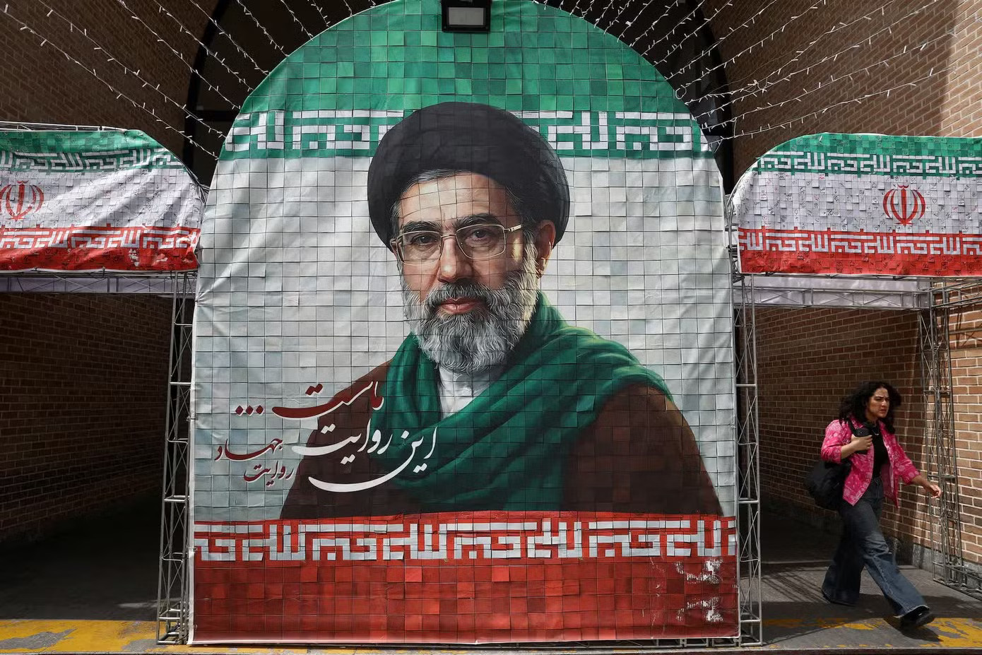 Tình báo Mỹ tin rằng Iran thay đổi quan điểm về vũ khí hạt nhân - Ảnh 1.